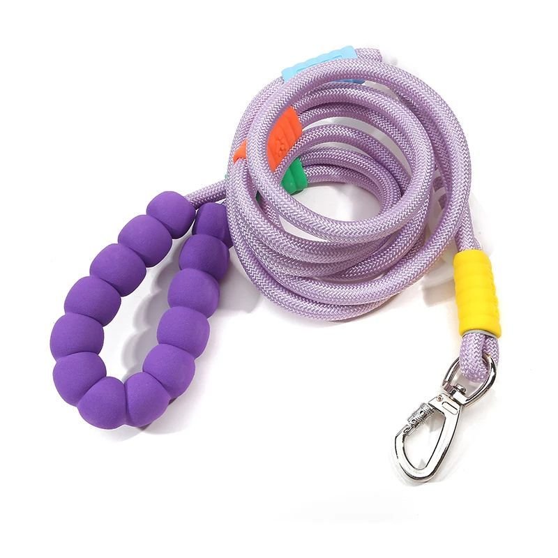 Versatile Pet Traction Leash with Comfortable Foam Handle - Image 4