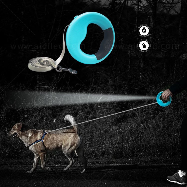 Rechargeable LED Telescopic Dog Leash - Image 2